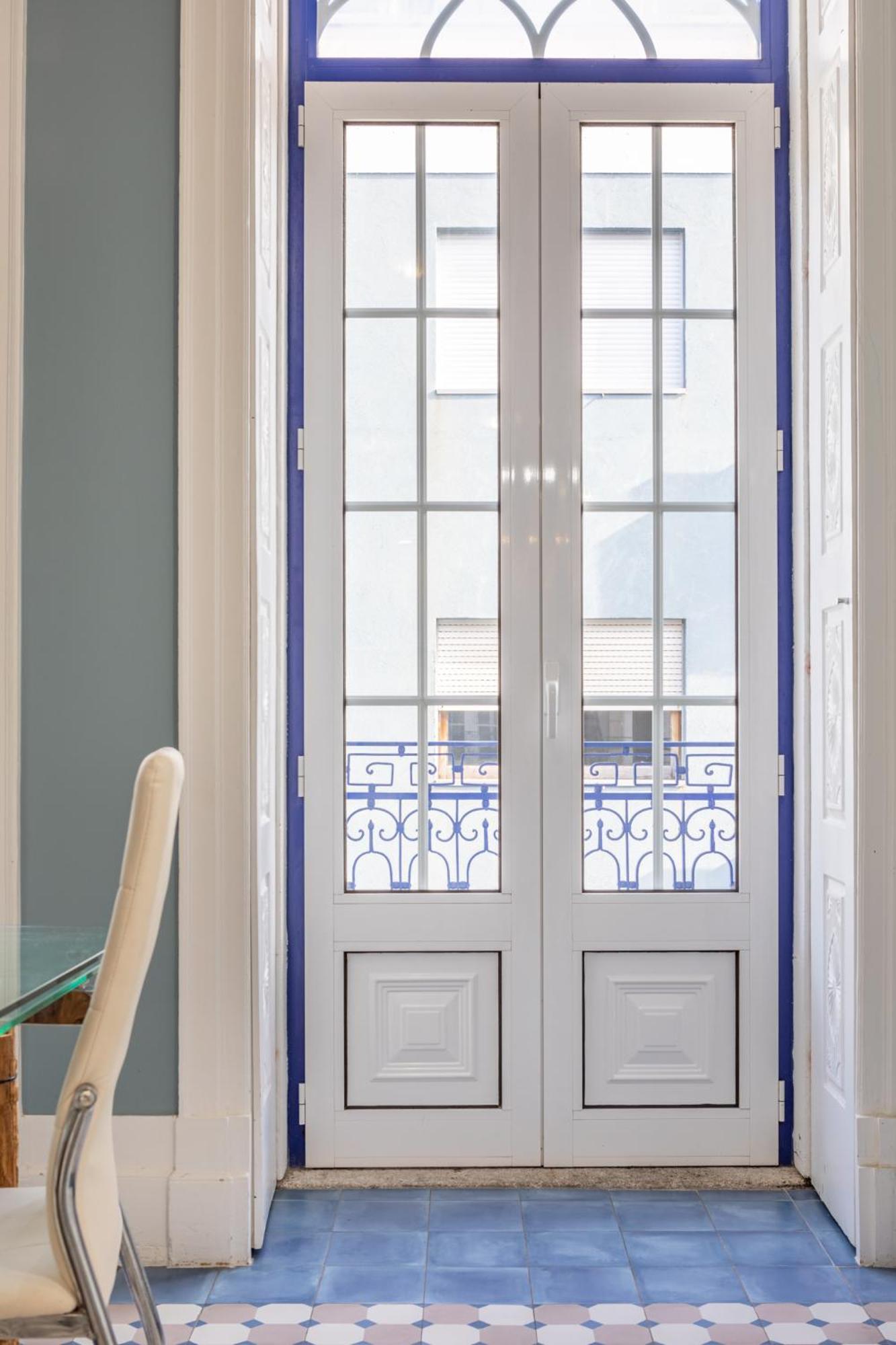 Deluxe Spacious Flats W Mezzanine By Host Wise Apartment Porto Room photo